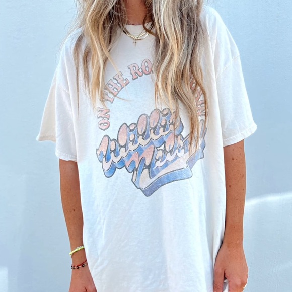 Tops - Willie Nelson Tee